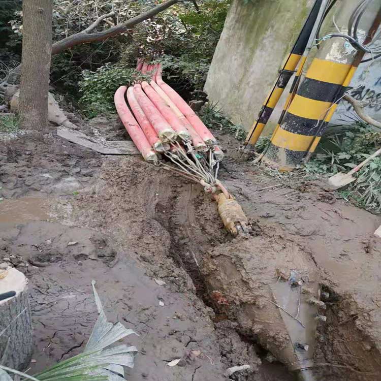 神农架水厂施工拖拉管